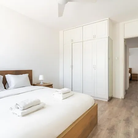 2br Modern Apt. W/pool & Parking 500m From Limassol