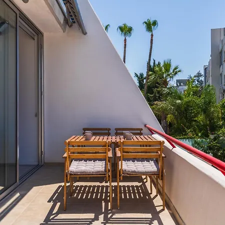 Apartman 2br Modern Apt. W/pool & Parking 500m From