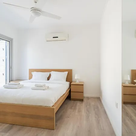 2br Modern Apt. W/pool & Parking 500m From * Limassol